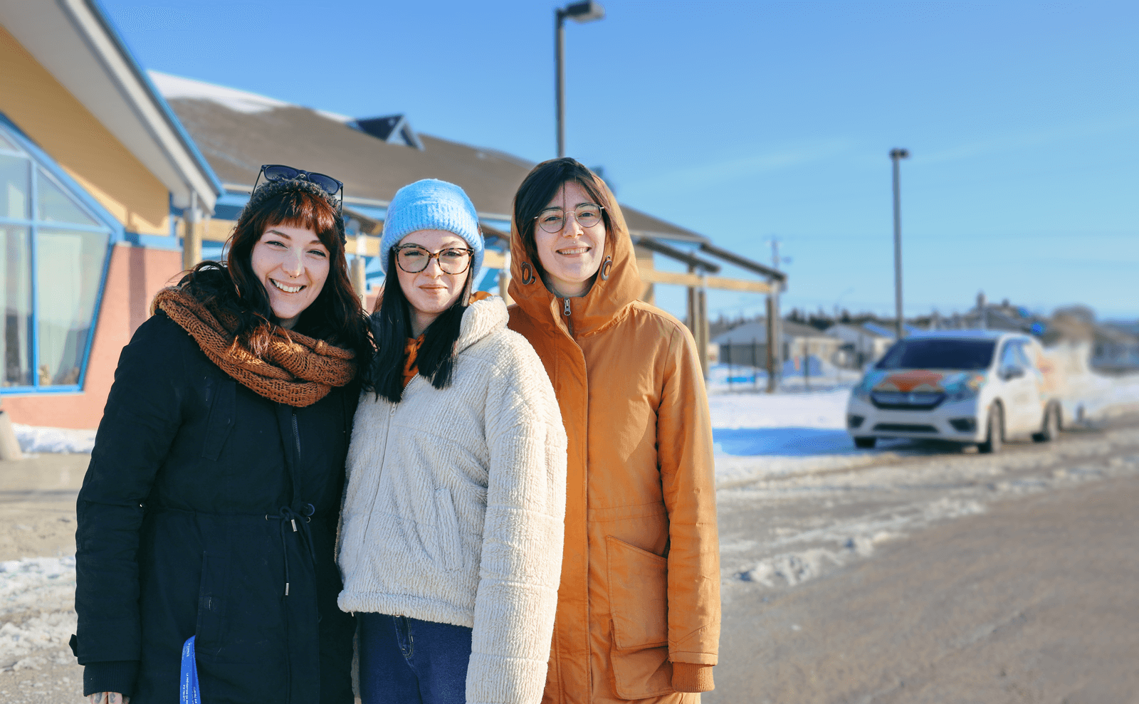 Équipe d'animatrice ESPACE Côte-Nord à une école primaire de la Côte-Nord